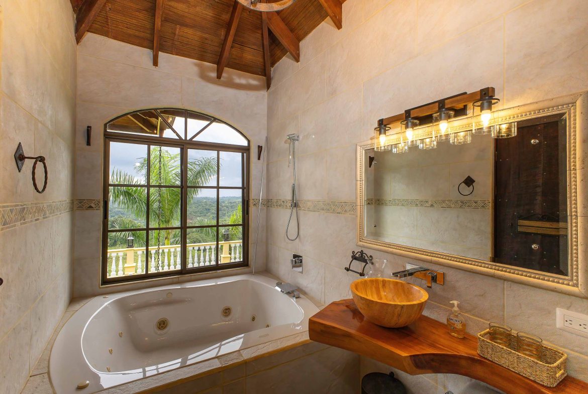 PREMIER LUXURY ESTATE RANCHO VILLA VERDE A FAMILY COMPOUND / BOUTIQUE HOTEL STYLE – 107.95 ACRES