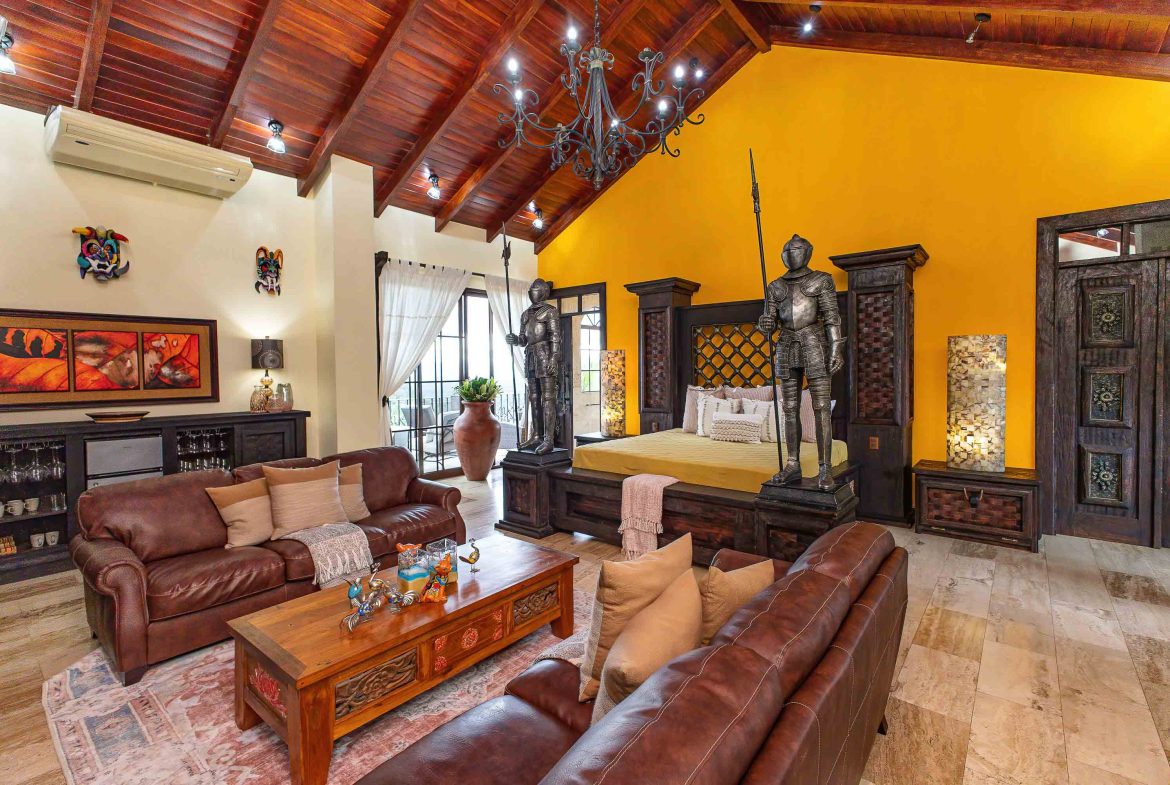 PREMIER LUXURY ESTATE RANCHO VILLA VERDE A FAMILY COMPOUND / BOUTIQUE HOTEL STYLE – 107.95 ACRES