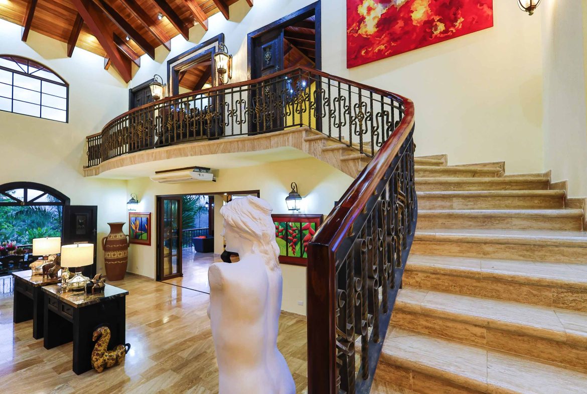 PREMIER LUXURY ESTATE RANCHO VILLA VERDE A FAMILY COMPOUND / BOUTIQUE HOTEL STYLE – 107.95 ACRES