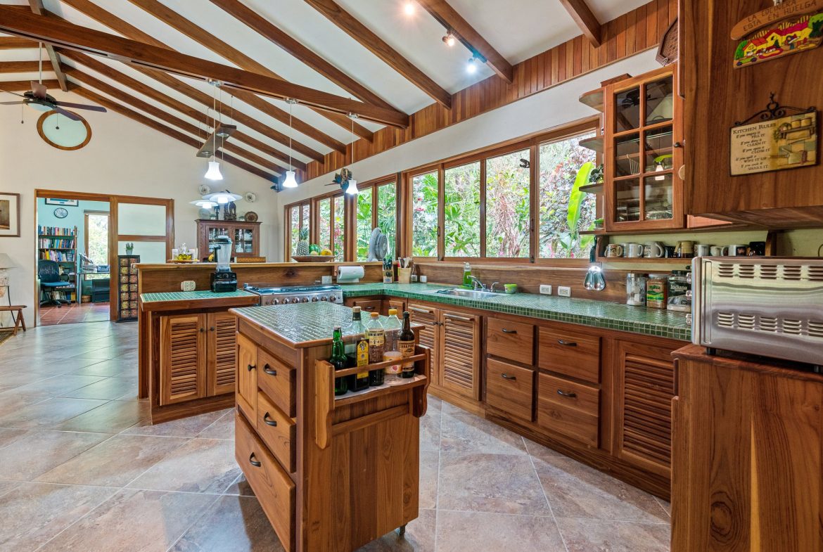 Finca Aracari – Your Natural Zen Awaits – 9.17 Acres