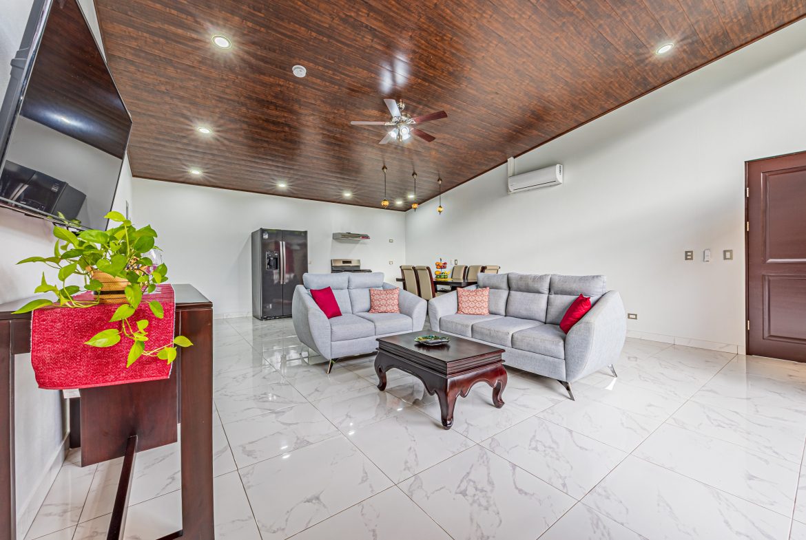 3 RENTAL CASITAS AND A 2 BEDROOM HOME MINUTES TO UVITA – 0.35 ACRES