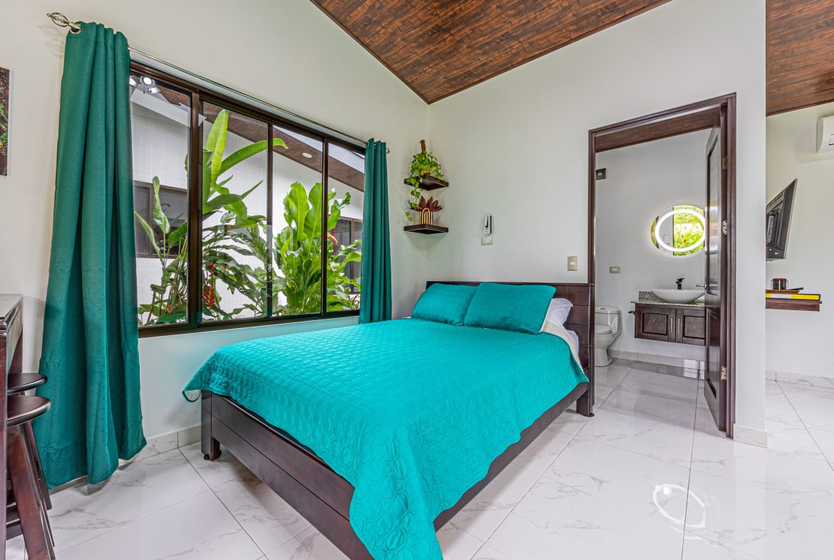 3 RENTAL CASITAS AND A 2 BEDROOM HOME MINUTES TO UVITA – 0.35 ACRES