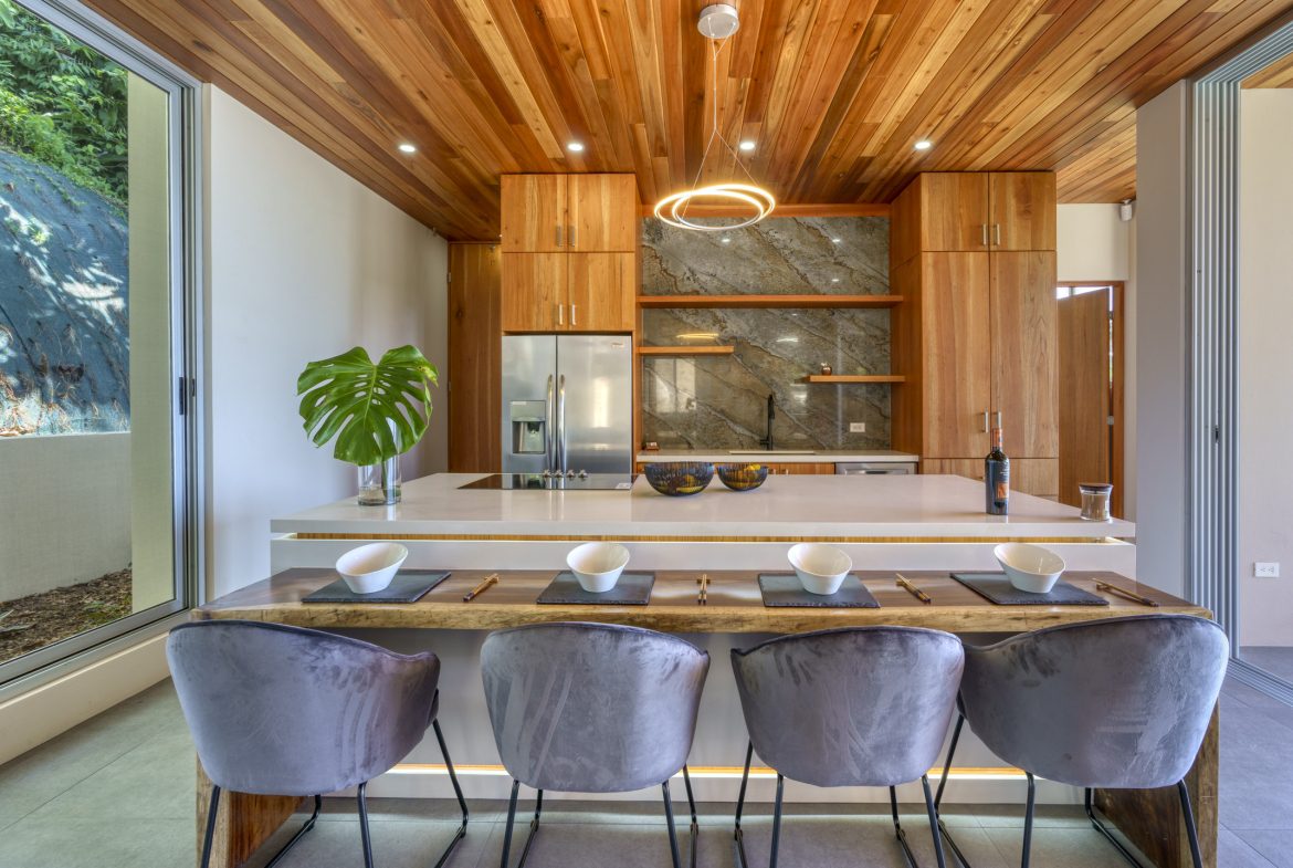 LUXURIOUS TROPICAL STYLE 4 BEDROOM CASA SULIT – 2 ACRES, Uvita, Costa Rica — photo 6
