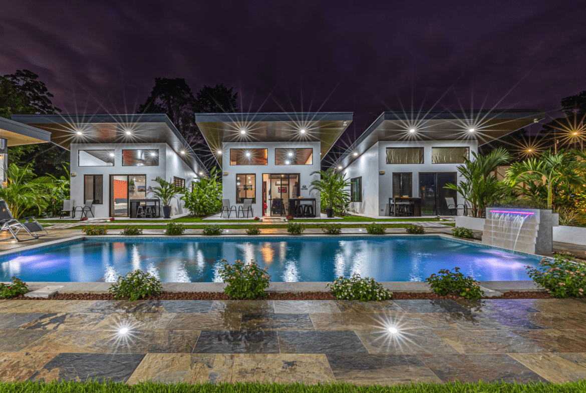 3 RENTAL CASITAS AND A 2 BEDROOM HOME MINUTES TO UVITA – 0.35 ACRES, Uvita, Costa Rica — photo 1
