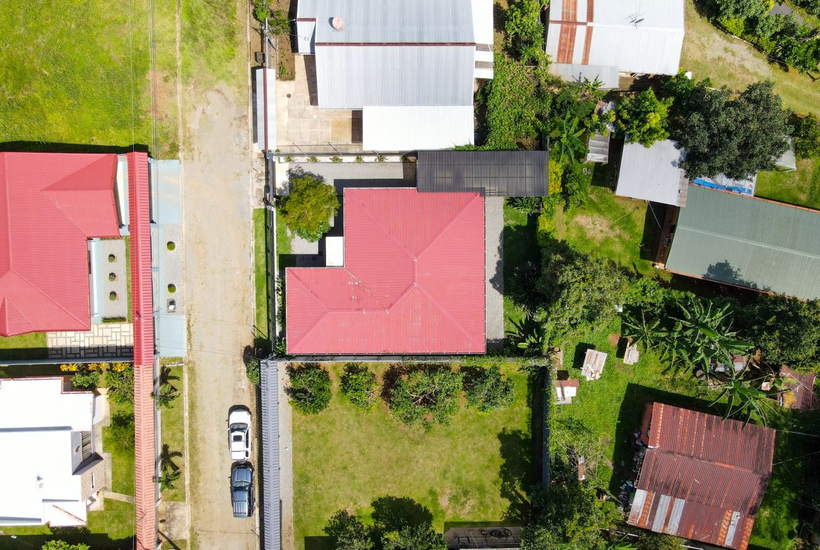 PRIME LOCATION 3 BEDROOM HOME WITH LOVELY SMALL BACKYARD & MOUNTAIN VIEW – 0.12 ACRES