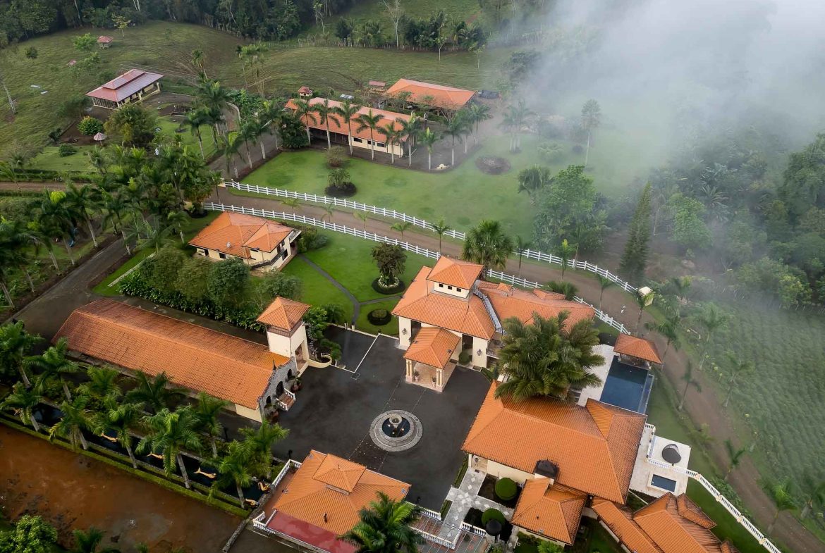 PREMIER LUXURY ESTATE RANCHO VILLA VERDE A FAMILY COMPOUND / BOUTIQUE HOTEL STYLE – 107.95 ACRES