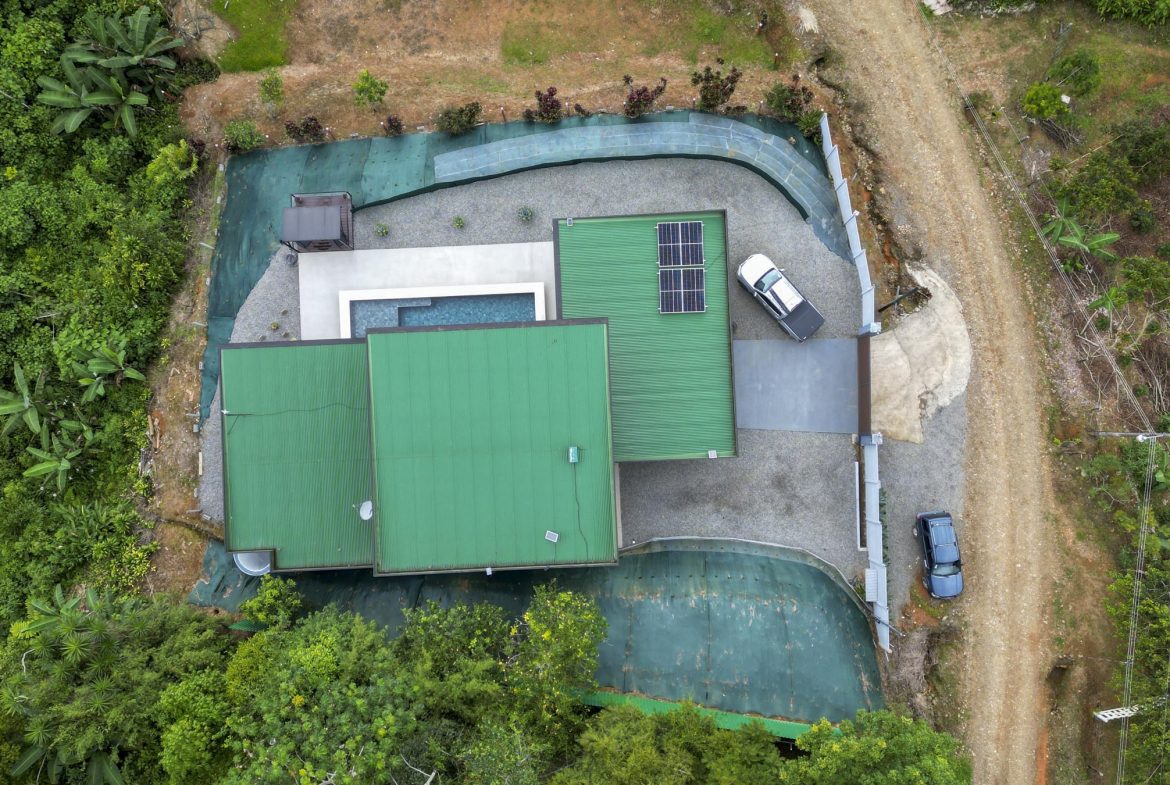 ELEGANT MODERN HOME WITH MOUNTAIN VIEWS, PRIVATE POOL AND GUEST APARMENT – 0.28 ACRES