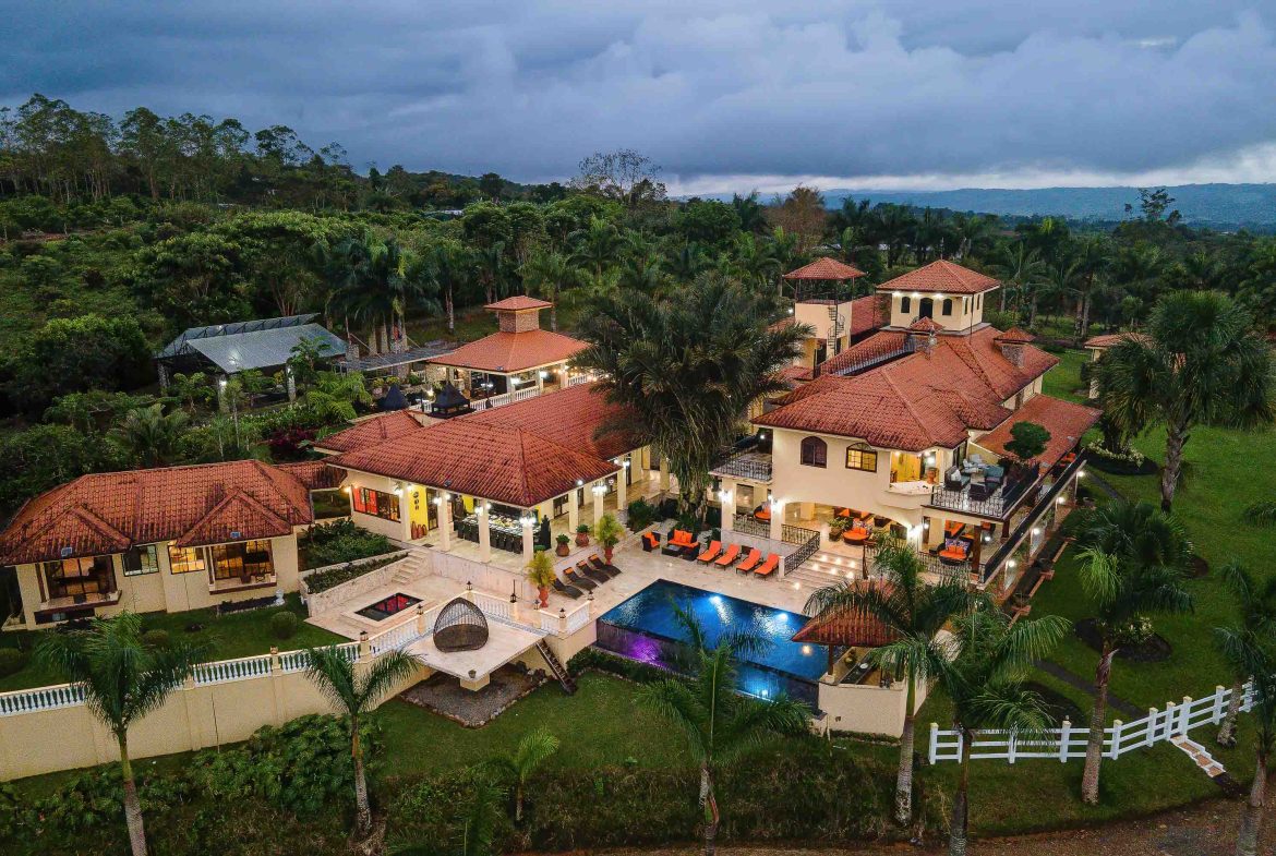 PREMIER LUXURY ESTATE RANCHO VILLA VERDE A FAMILY COMPOUND / BOUTIQUE HOTEL STYLE – 107.95 ACRES