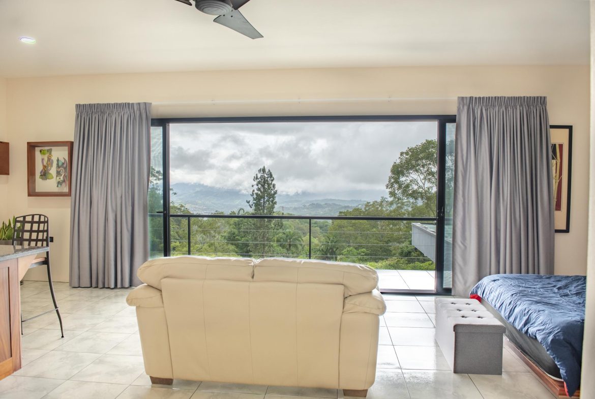 ELEGANT MODERN HOME WITH MOUNTAIN VIEWS, PRIVATE POOL AND GUEST APARMENT – 0.28 ACRES