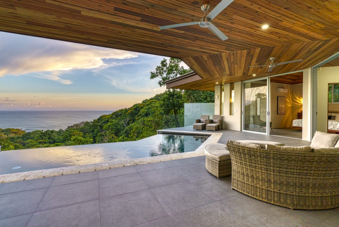 LUXURIOUS TROPICAL STYLE 4 BEDROOM CASA SULIT – 2 ACRES