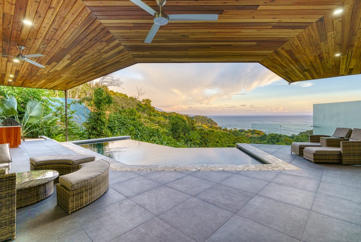 LUXURIOUS TROPICAL STYLE 4 BEDROOM CASA SULIT – 2 ACRES