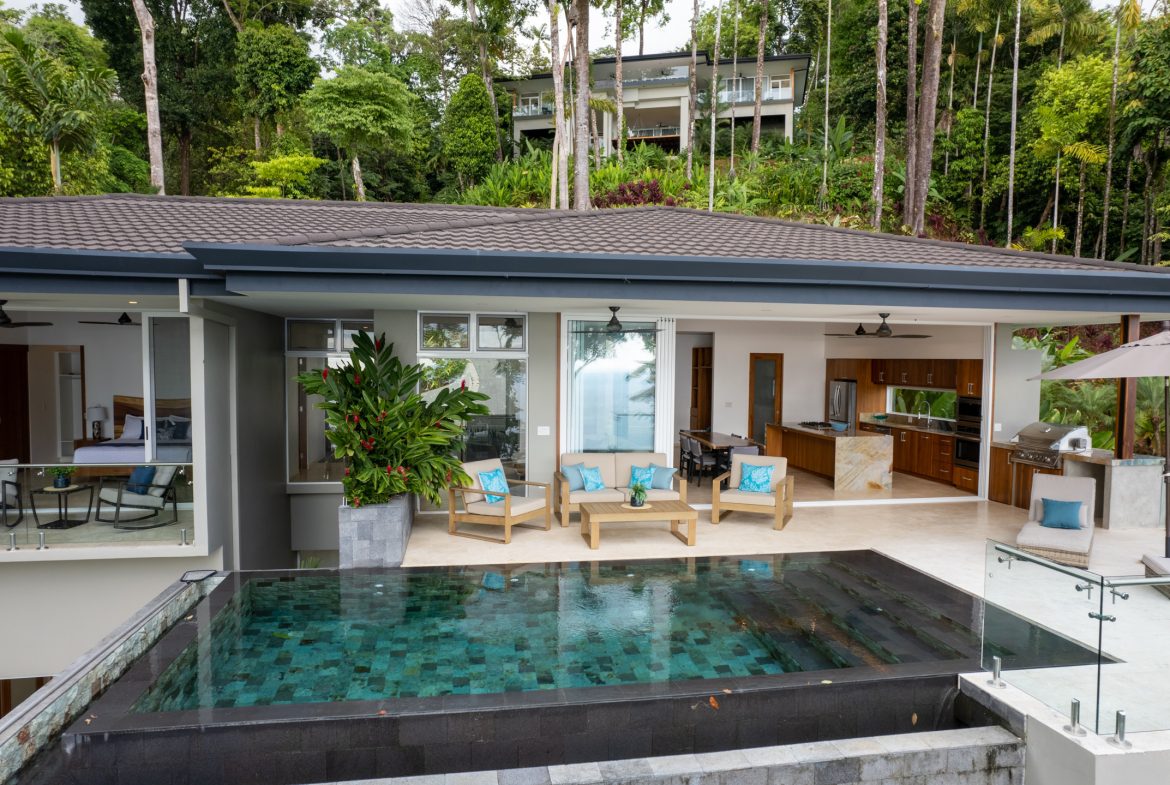 MODERN TROPICAL 4 BEDROOM IN GATED COMMUNITY NEAR DOMINICAL