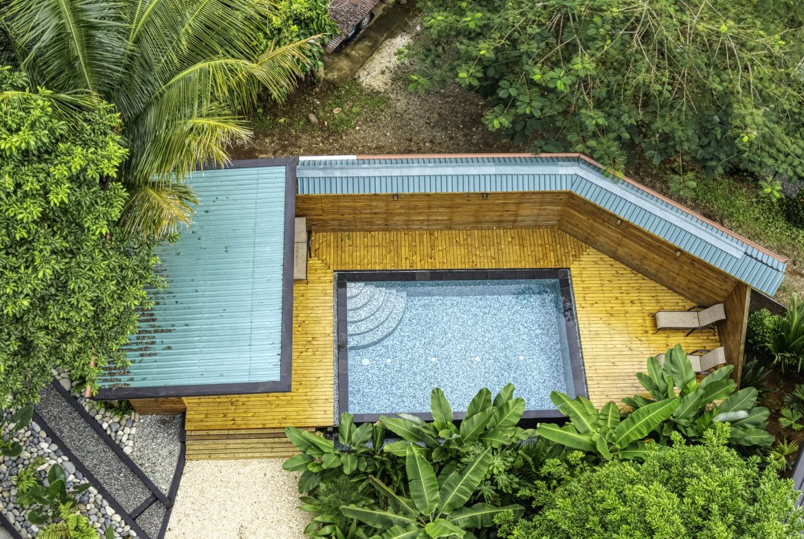 3 MODERN LUXURY VILLAS – WALK TO TOWN IN UVITA – 0.2 ACRES
