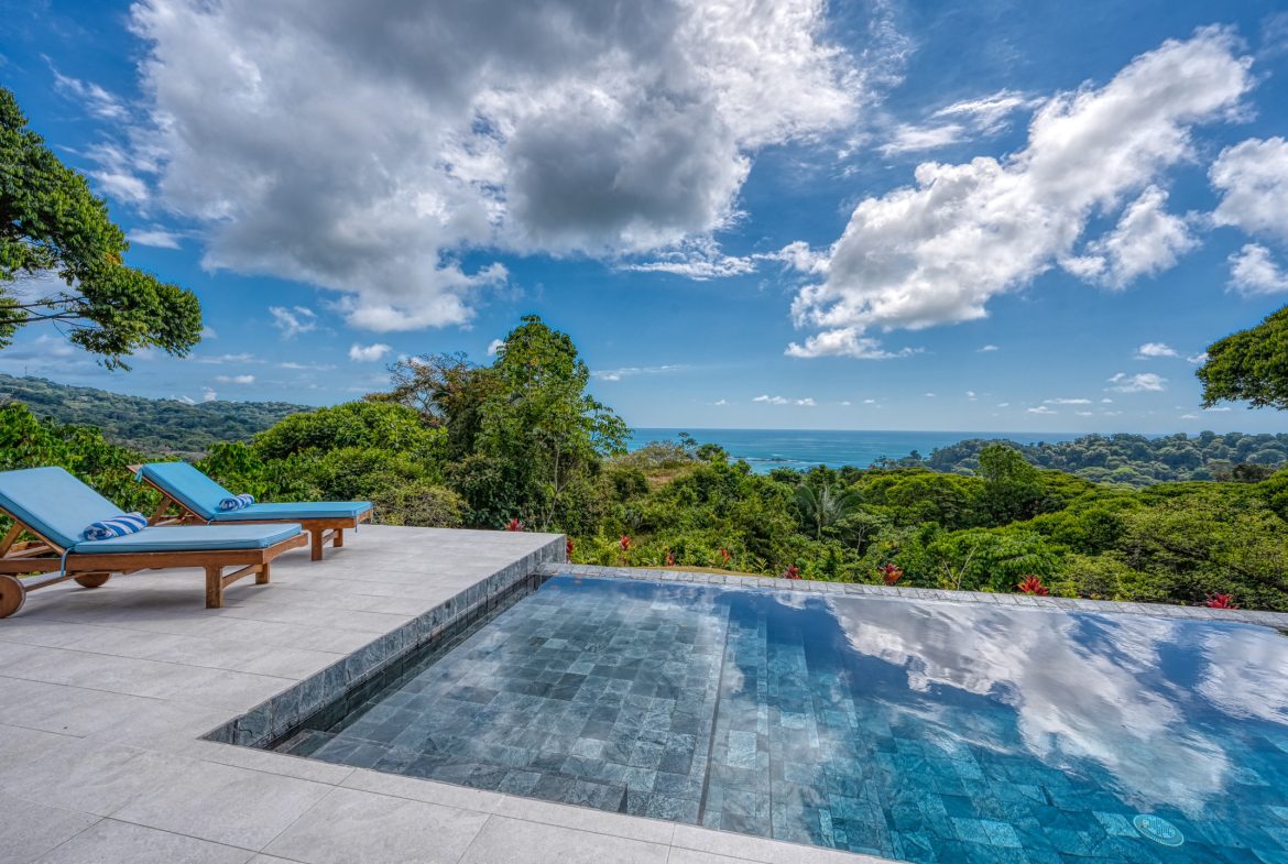 LUXURY 5 BEDROOM HOME WITH AMAZING OCEAN VIEWS – 3.34 ACRES