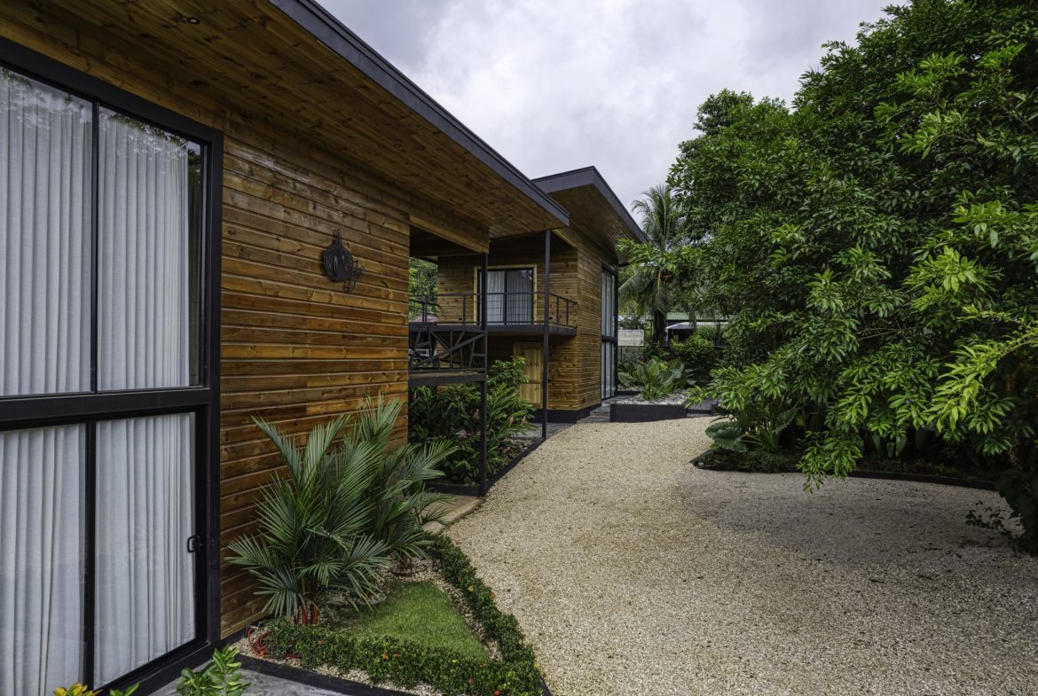 3 MODERN LUXURY VILLAS – WALK TO TOWN IN UVITA – 0.2 ACRES