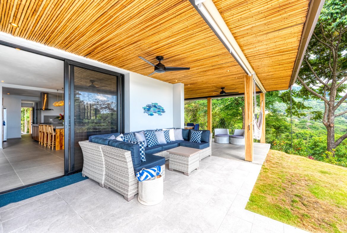 LUXURY 5 BEDROOM HOME WITH AMAZING OCEAN VIEWS – 3.34 ACRES
