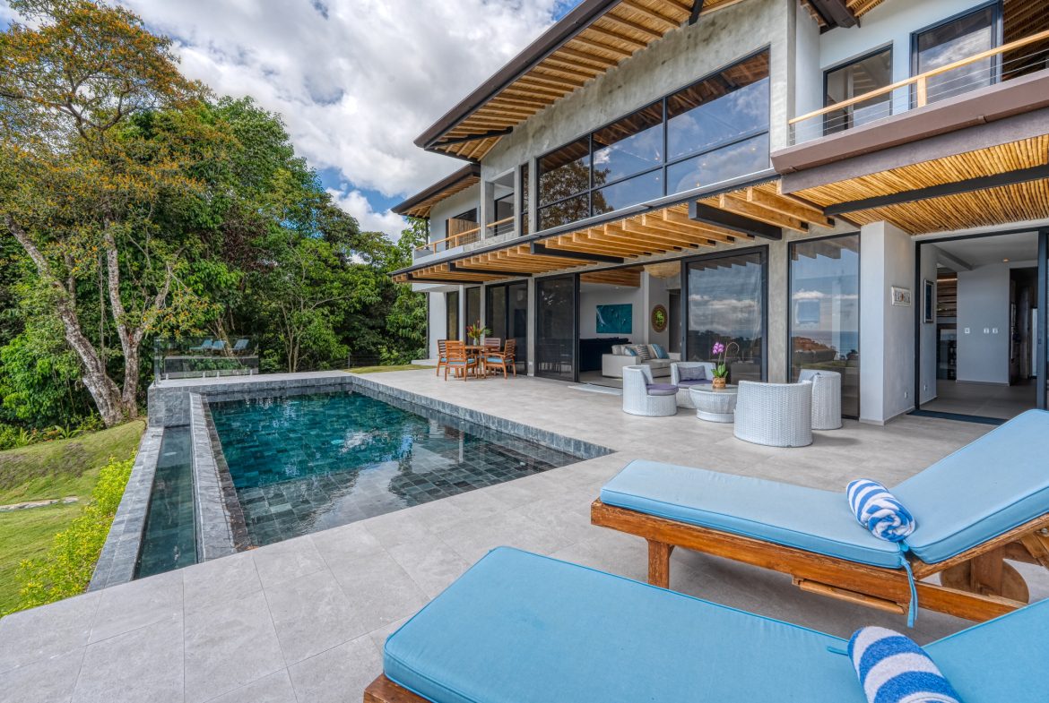LUXURY 5 BEDROOM HOME WITH AMAZING OCEAN VIEWS – 3.34 ACRES