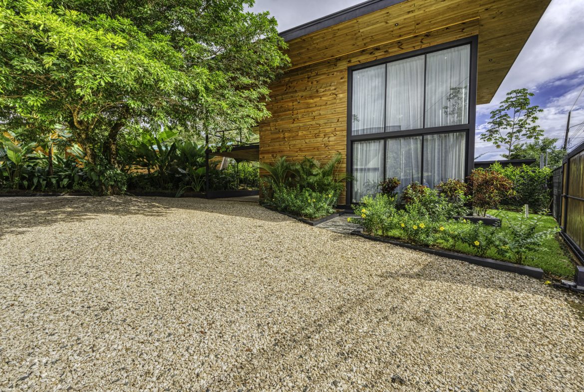 3 MODERN LUXURY VILLAS – WALK TO TOWN IN UVITA – 0.2 ACRES