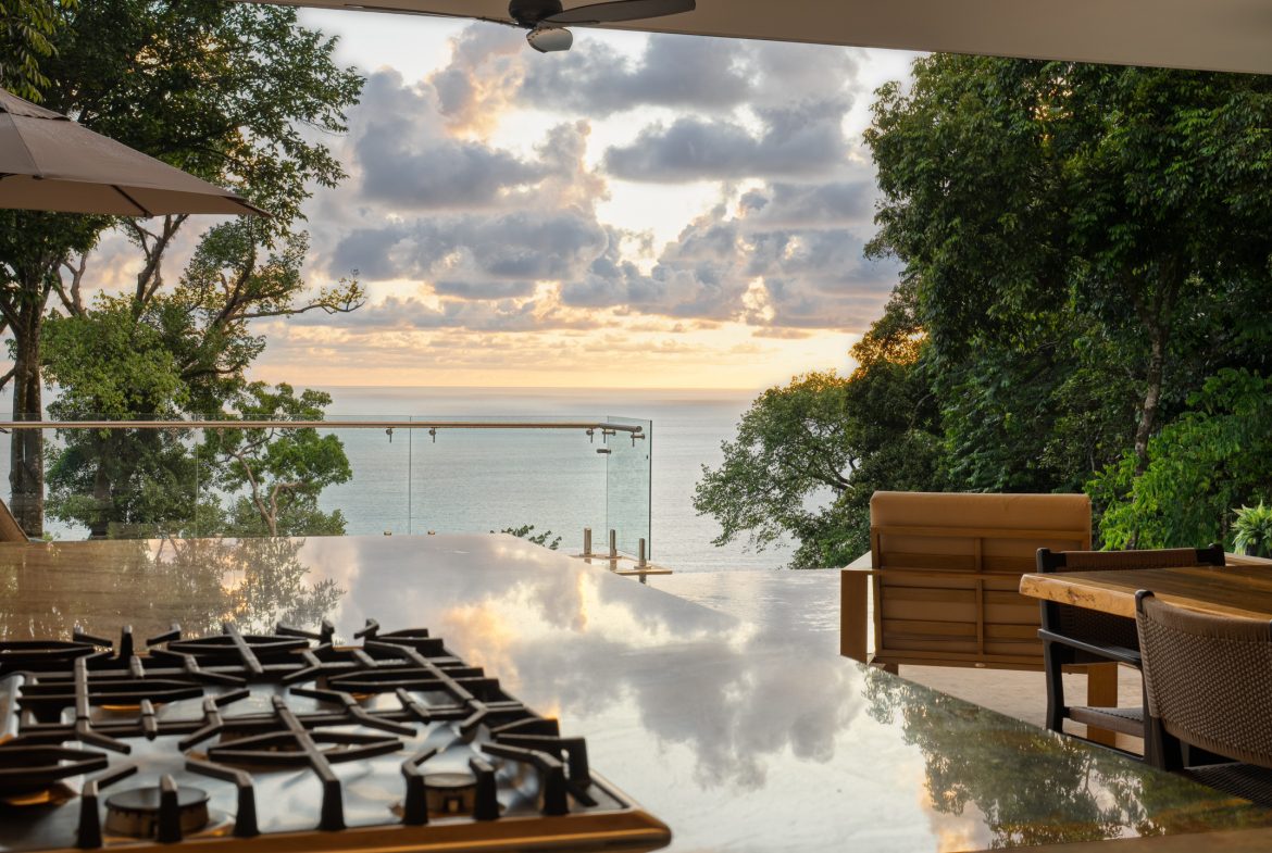 MODERN TROPICAL 4 BEDROOM IN GATED COMMUNITY NEAR DOMINICAL, Uvita, Costa Rica — photo 3