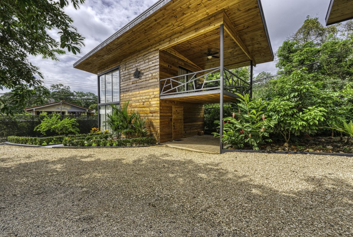 3 MODERN LUXURY VILLAS – WALK TO TOWN IN UVITA – 0.2 ACRES