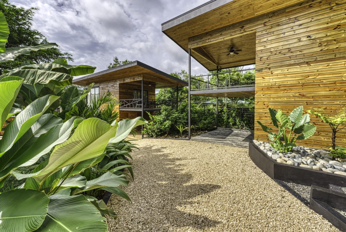 3 MODERN LUXURY VILLAS – WALK TO TOWN IN UVITA – 0.2 ACRES