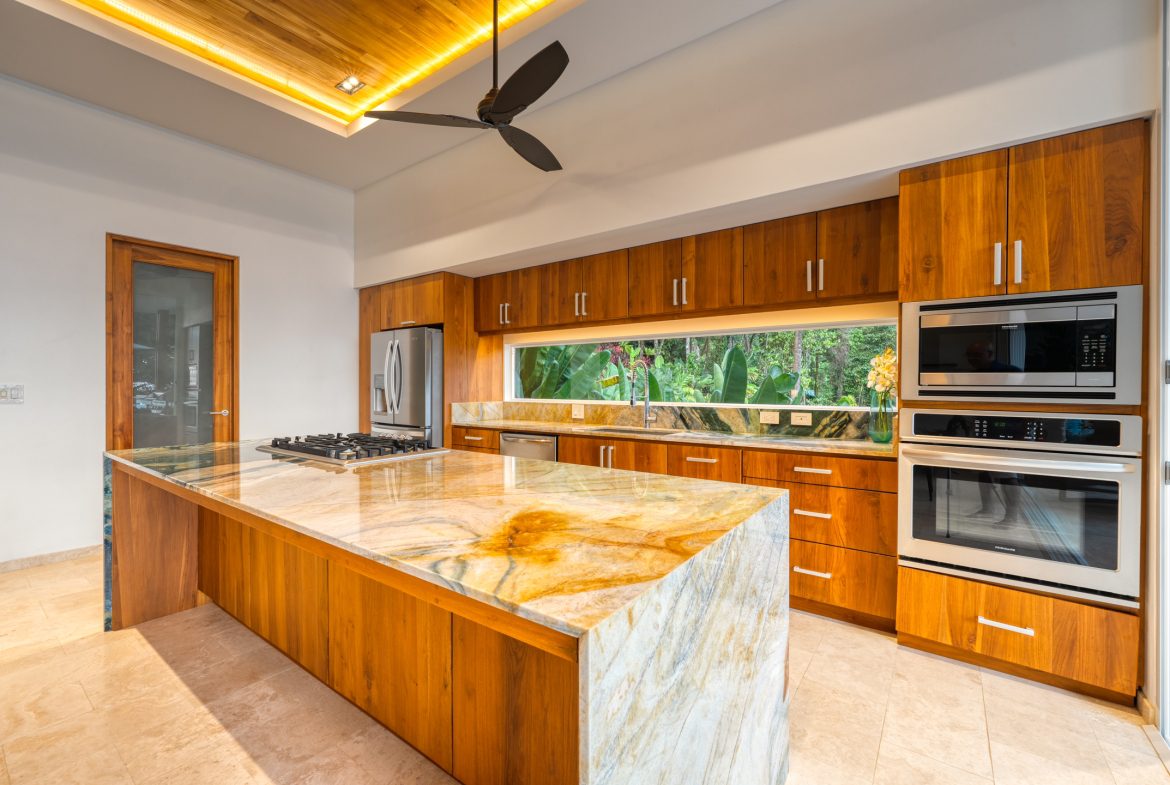 MODERN TROPICAL 4 BEDROOM IN GATED COMMUNITY NEAR DOMINICAL, Uvita, Costa Rica — photo 8