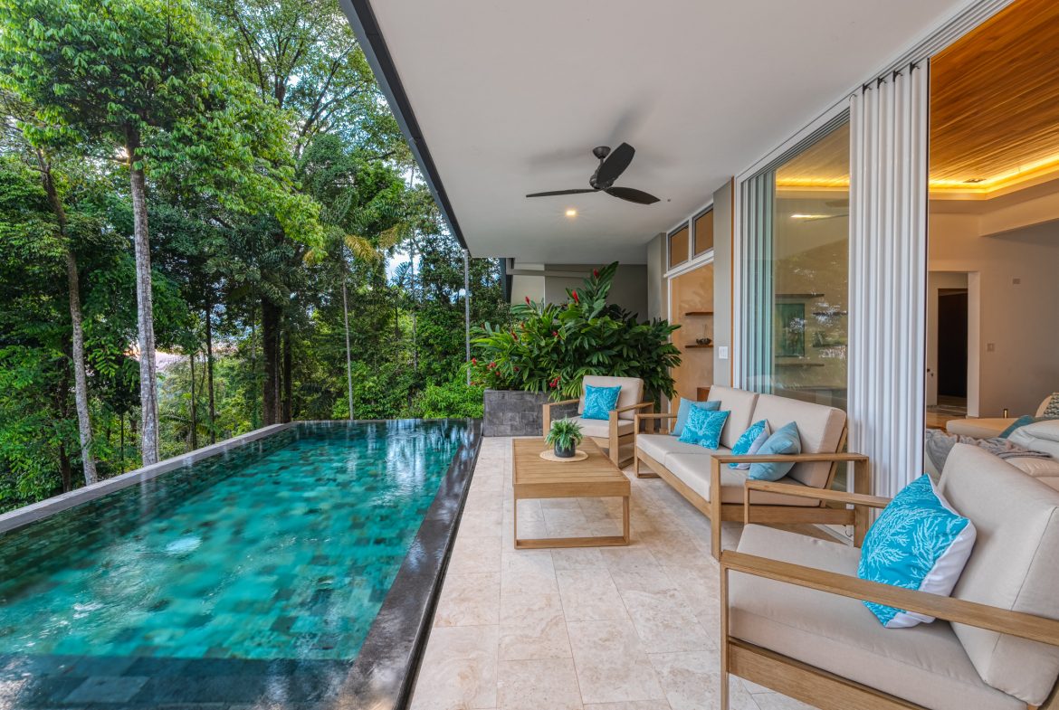 MODERN TROPICAL 4 BEDROOM IN GATED COMMUNITY NEAR DOMINICAL