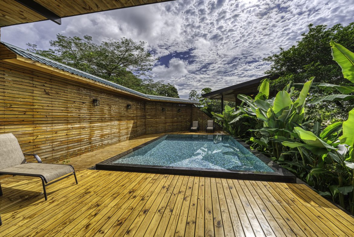 3 MODERN LUXURY VILLAS – WALK TO TOWN IN UVITA – 0.2 ACRES