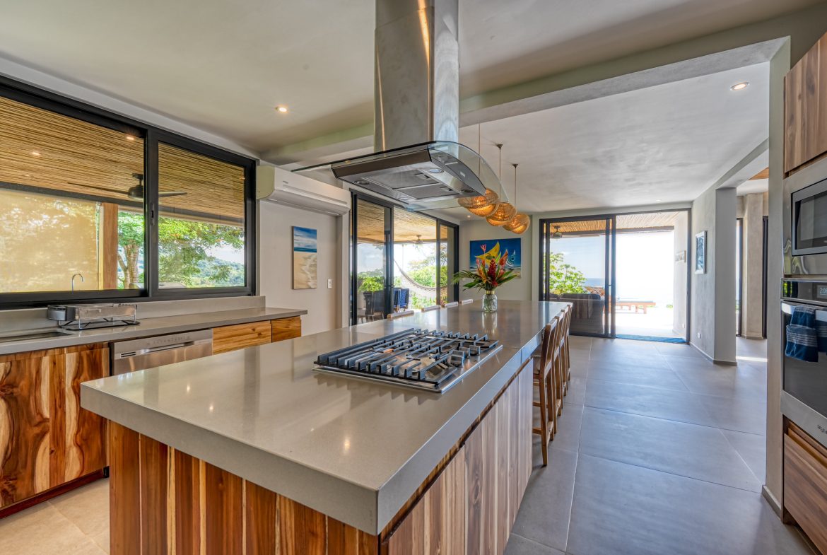 LUXURY 5 BEDROOM HOME WITH AMAZING OCEAN VIEWS – 3.34 ACRES, Uvita, Costa Rica — photo 4