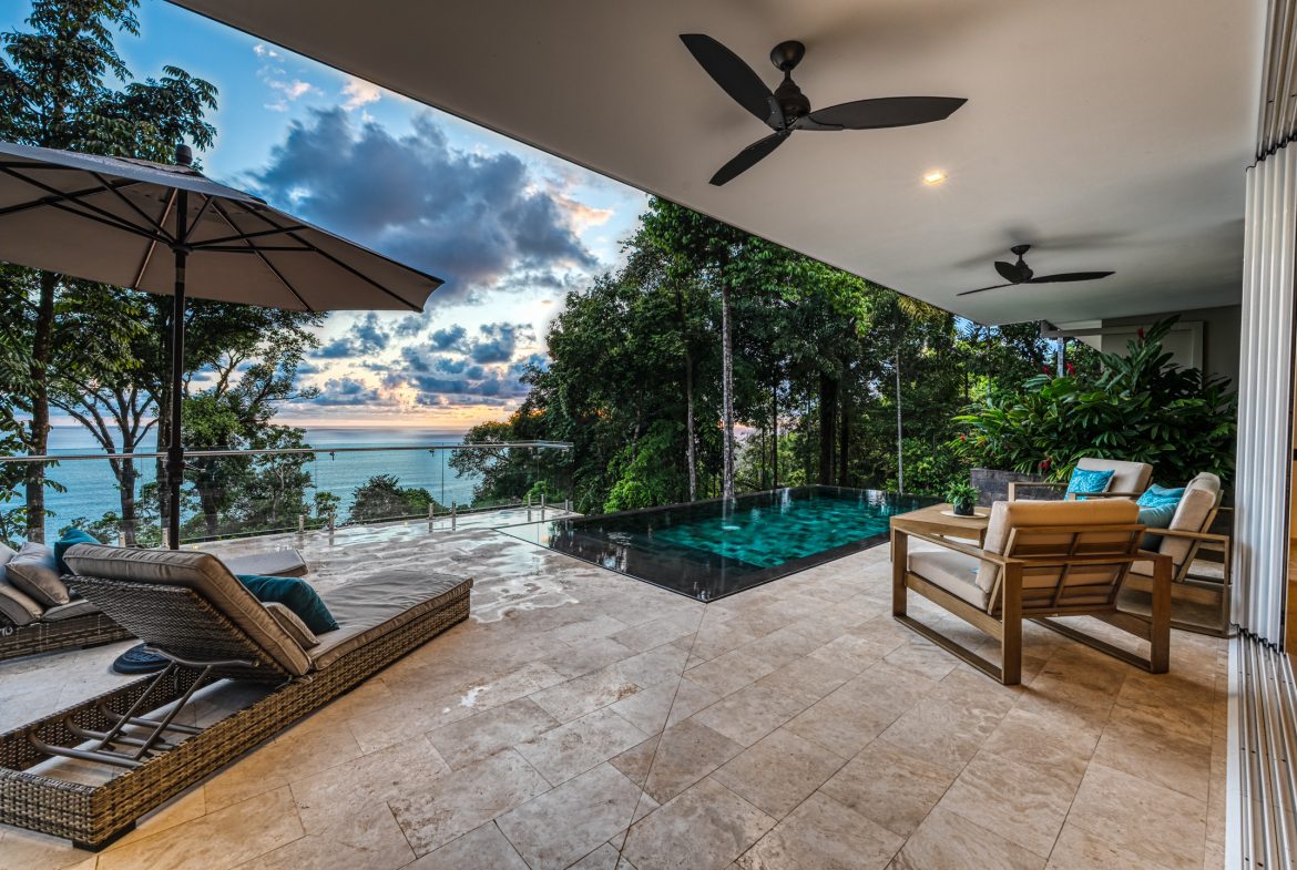 MODERN TROPICAL 4 BEDROOM IN GATED COMMUNITY NEAR DOMINICAL
