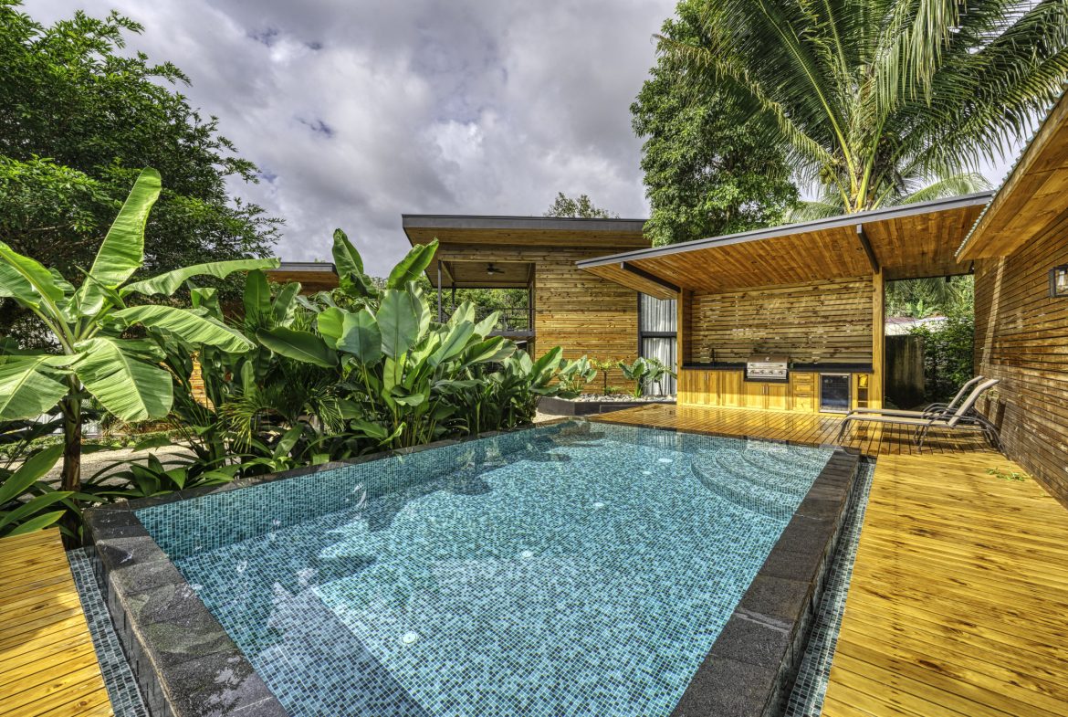 3 MODERN LUXURY VILLAS – WALK TO TOWN IN UVITA – 0.2 ACRES