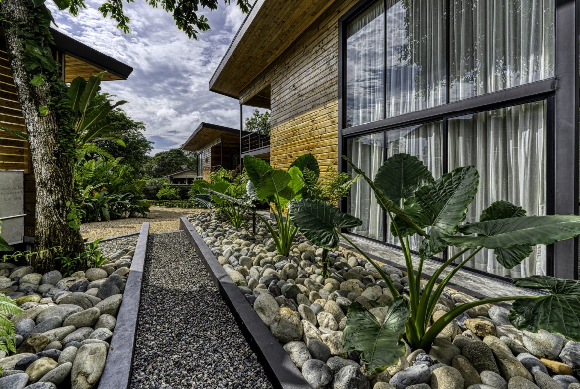3 MODERN LUXURY VILLAS – WALK TO TOWN IN UVITA – 0.2 ACRES
