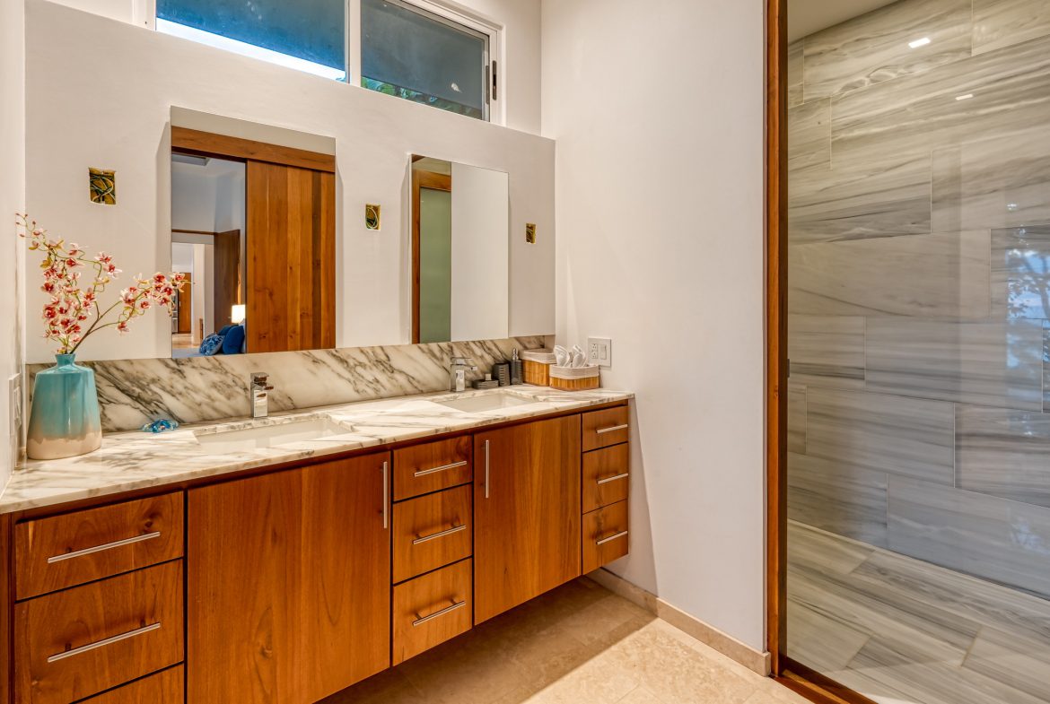 MODERN TROPICAL 4 BEDROOM IN GATED COMMUNITY NEAR DOMINICAL