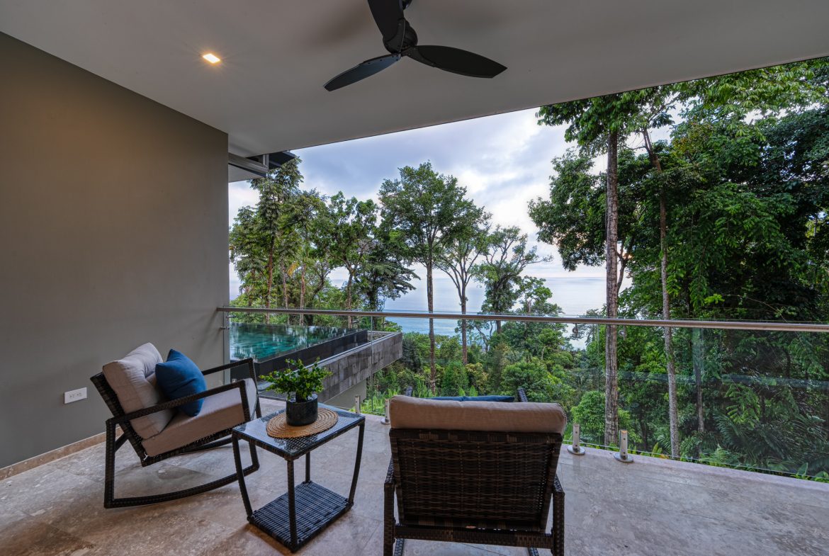 MODERN TROPICAL 4 BEDROOM IN GATED COMMUNITY NEAR DOMINICAL