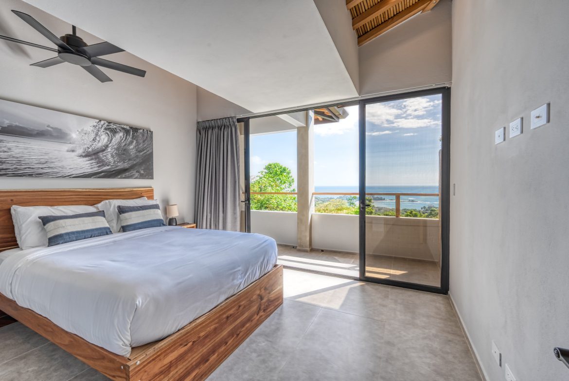LUXURY 5 BEDROOM HOME WITH AMAZING OCEAN VIEWS – 3.34 ACRES