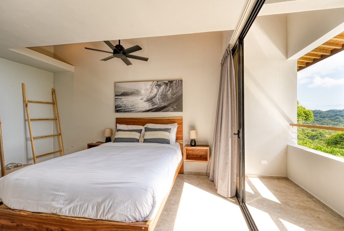 LUXURY 5 BEDROOM HOME WITH AMAZING OCEAN VIEWS – 3.34 ACRES