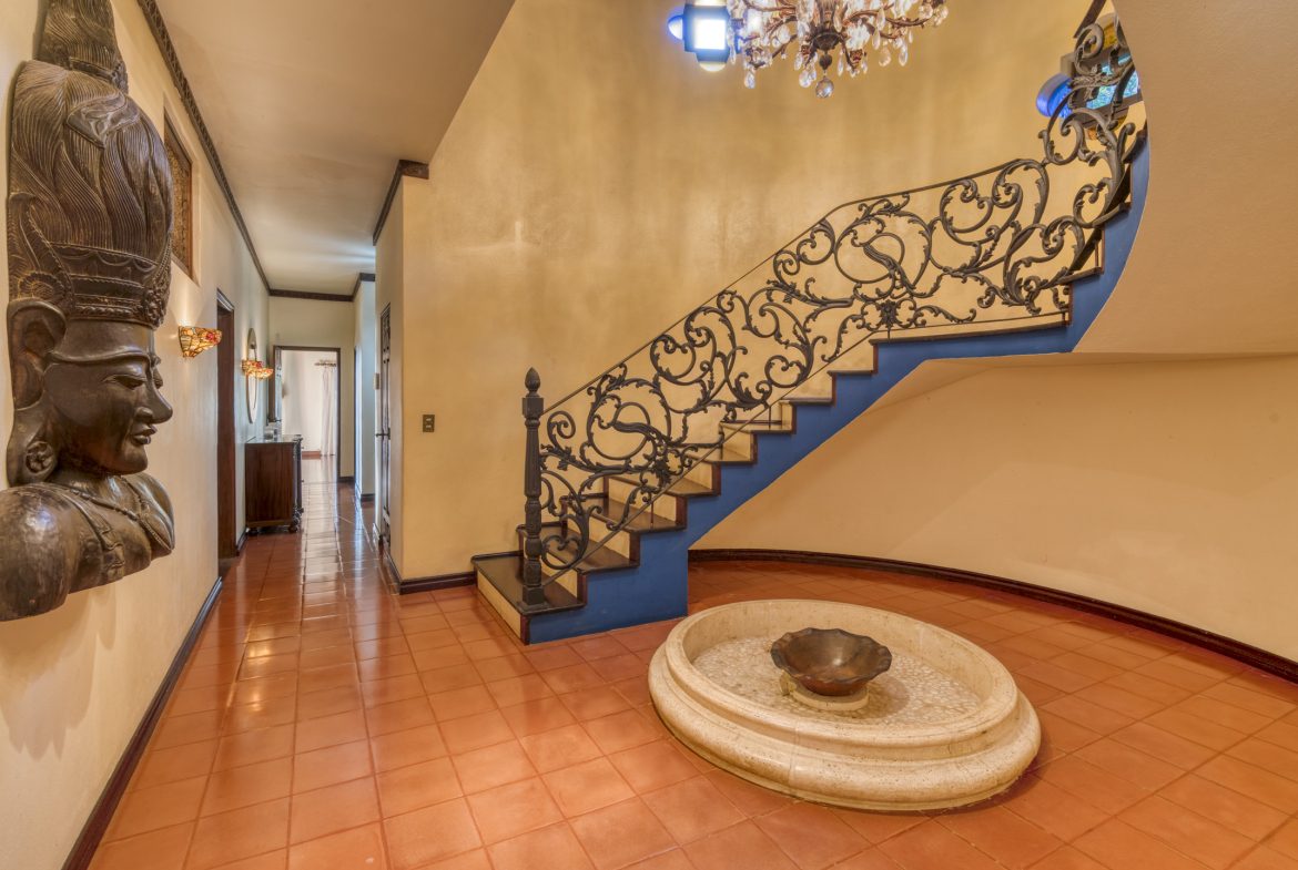 4 BEDROOM EUROPEAN STYLE HOME WITH STUNNING OCEAN VIEWS – 6.27 ACRES
