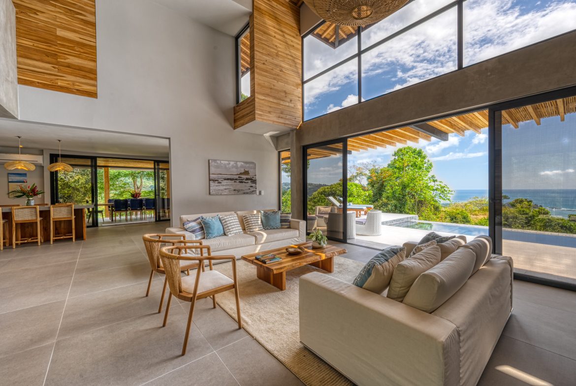 LUXURY 5 BEDROOM HOME WITH AMAZING OCEAN VIEWS – 3.34 ACRES