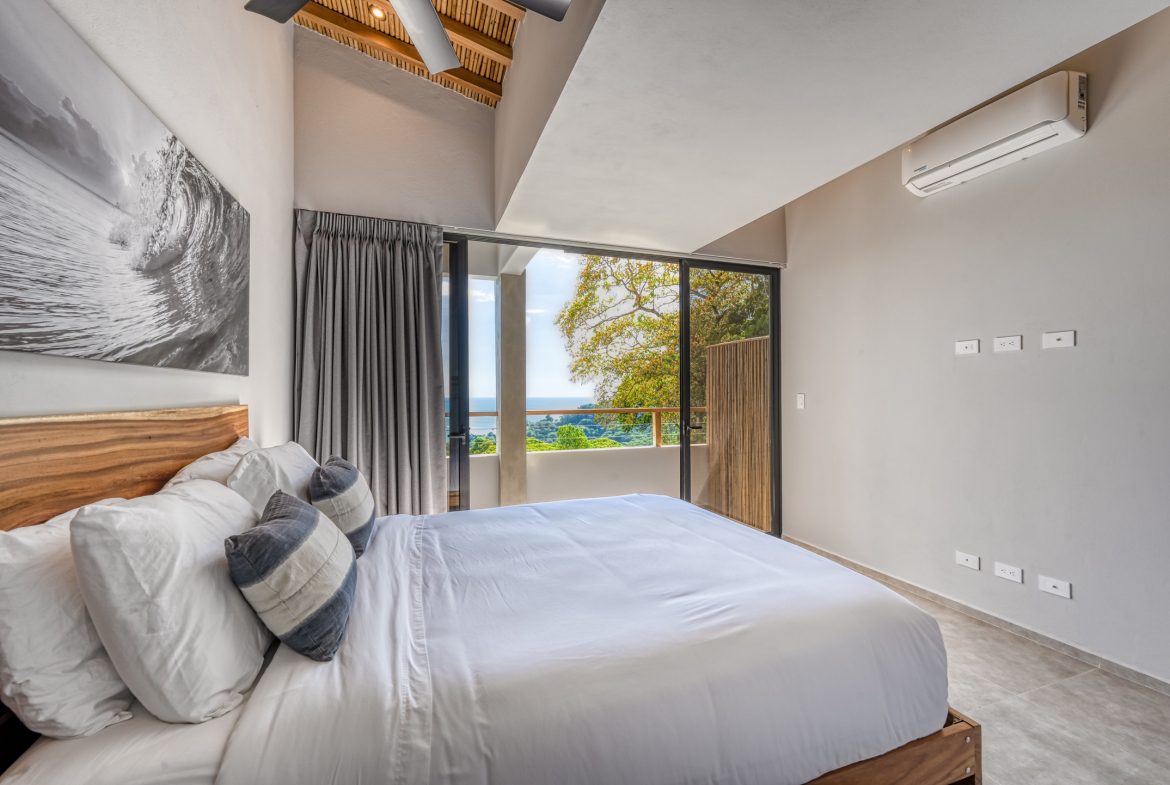 LUXURY 5 BEDROOM HOME WITH AMAZING OCEAN VIEWS – 3.34 ACRES