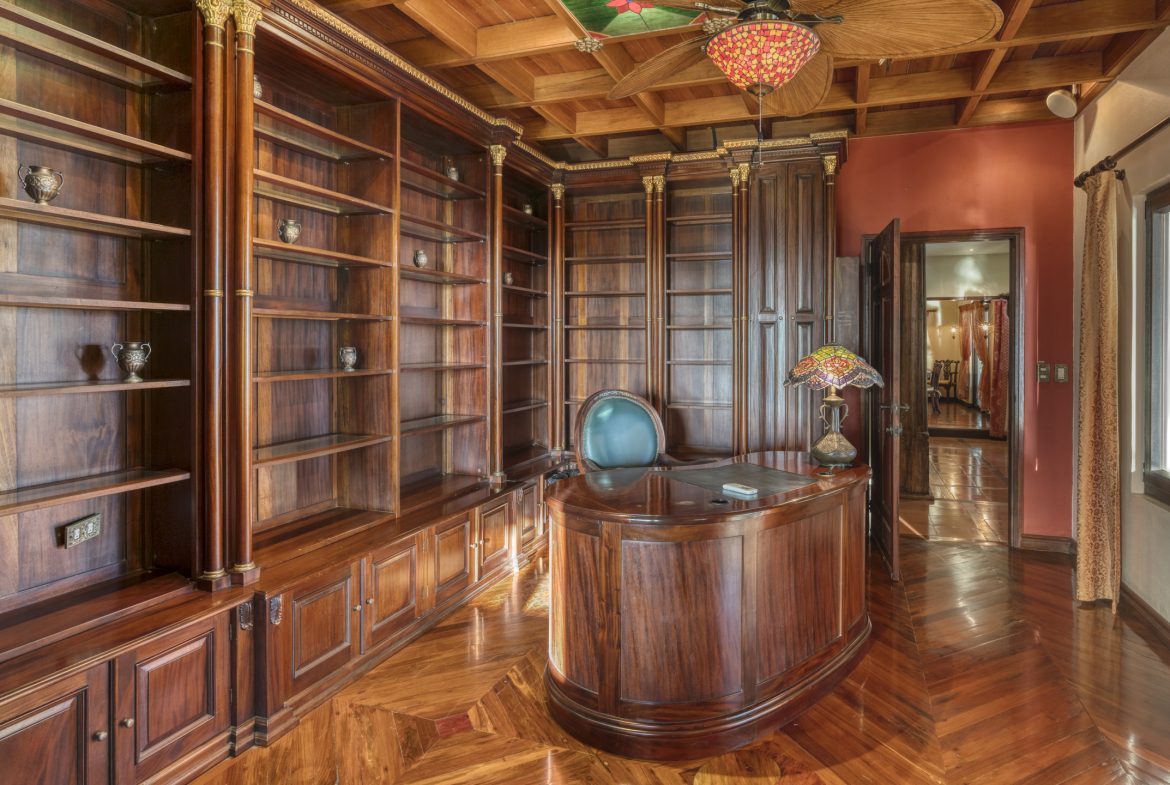 4 BEDROOM EUROPEAN STYLE HOME WITH STUNNING OCEAN VIEWS – 6.27 ACRES
