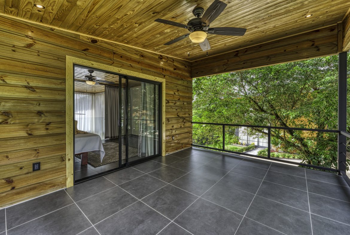 3 MODERN LUXURY VILLAS – WALK TO TOWN IN UVITA – 0.2 ACRES