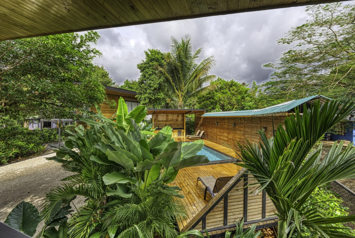 3 MODERN LUXURY VILLAS – WALK TO TOWN IN UVITA – 0.2 ACRES