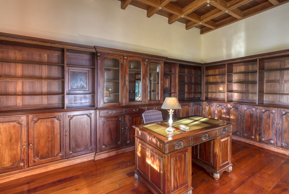 4 BEDROOM EUROPEAN STYLE HOME WITH STUNNING OCEAN VIEWS – 6.27 ACRES