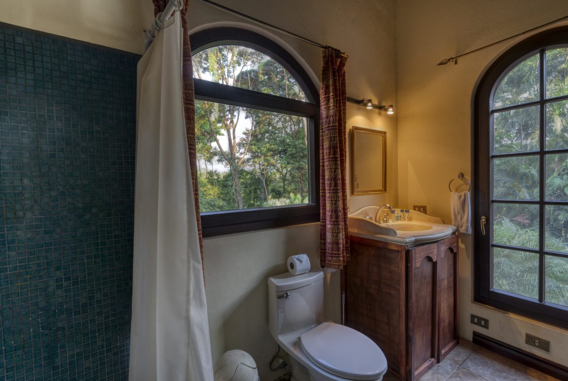 4 BEDROOM EUROPEAN STYLE HOME WITH STUNNING OCEAN VIEWS – 6.27 ACRES