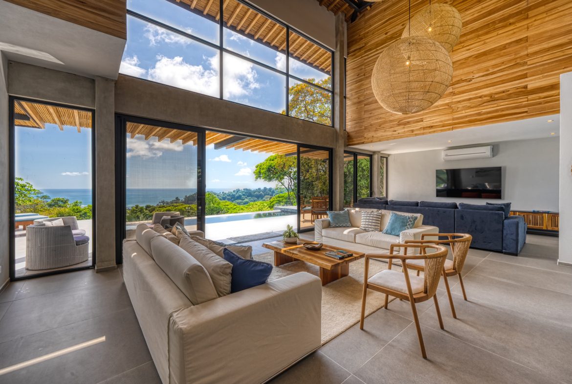 LUXURY 5 BEDROOM HOME WITH AMAZING OCEAN VIEWS – 3.34 ACRES