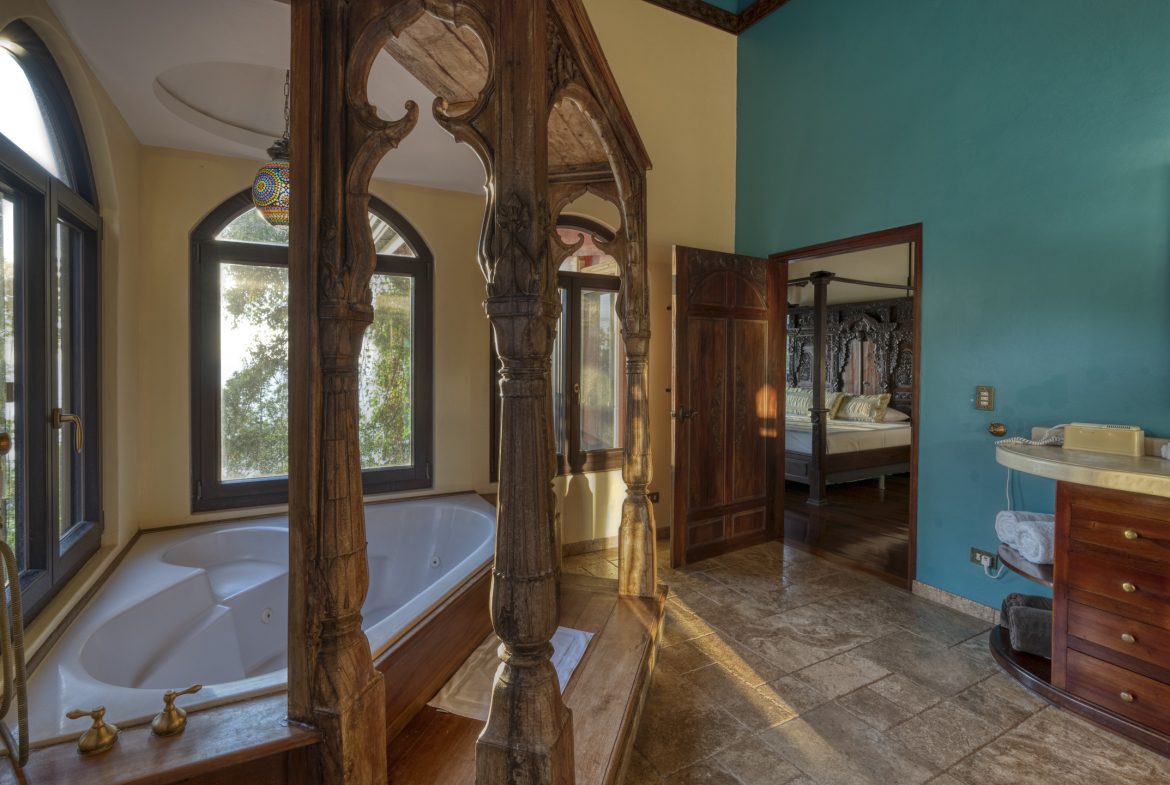 4 BEDROOM EUROPEAN STYLE HOME WITH STUNNING OCEAN VIEWS – 6.27 ACRES
