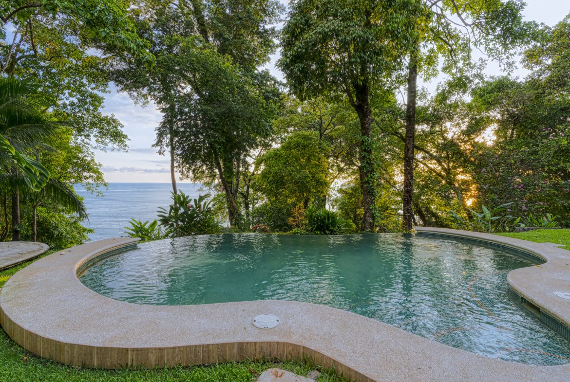 4 BEDROOM EUROPEAN STYLE HOME WITH STUNNING OCEAN VIEWS – 6.27 ACRES