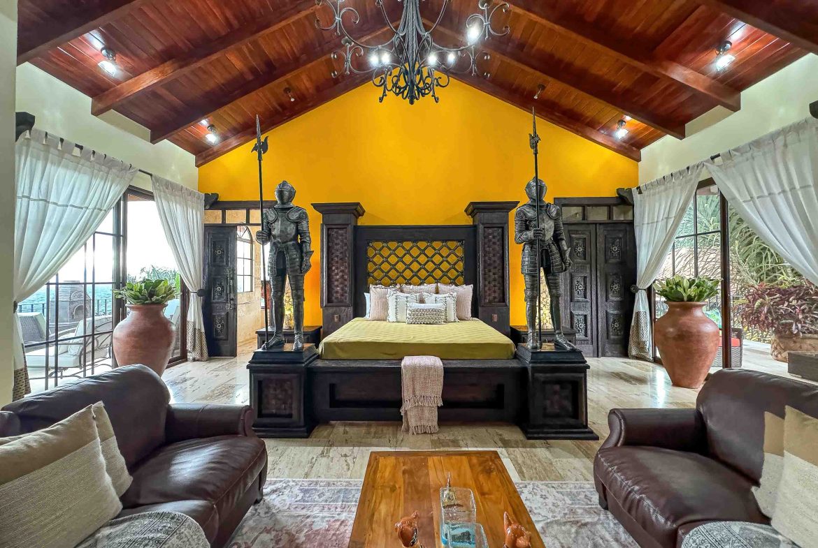 PREMIER LUXURY ESTATE RANCHO VILLA VERDE A FAMILY COMPOUND / BOUTIQUE HOTEL STYLE – 107.95 ACRES