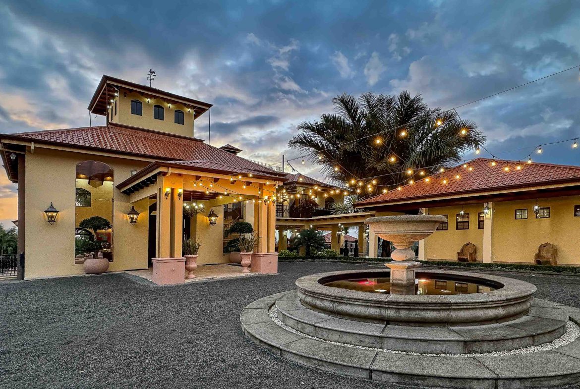 PREMIER LUXURY ESTATE RANCHO VILLA VERDE A FAMILY COMPOUND / BOUTIQUE HOTEL STYLE – 107.95 ACRES