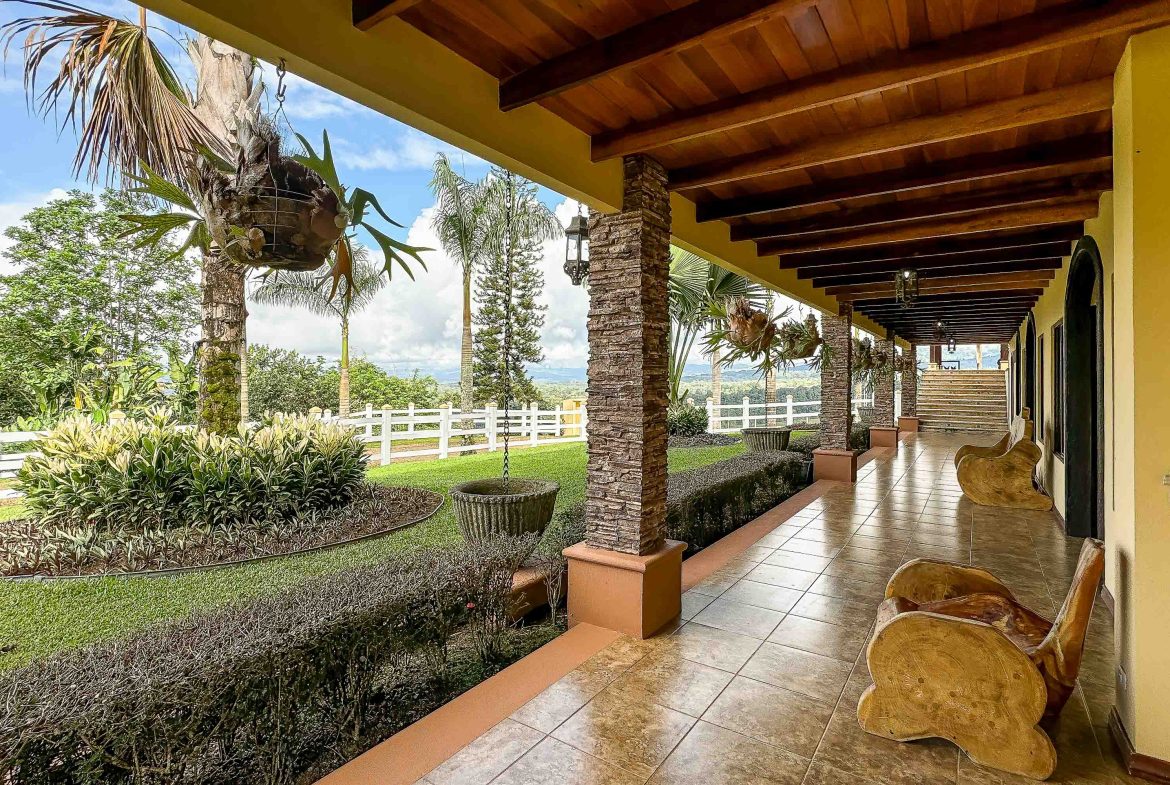 PREMIER LUXURY ESTATE RANCHO VILLA VERDE A FAMILY COMPOUND / BOUTIQUE HOTEL STYLE – 107.95 ACRES